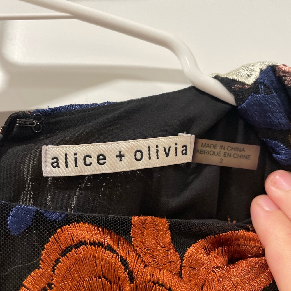 Alice + Olivia Nat Floral Midi Dress - Picture 4 of 6